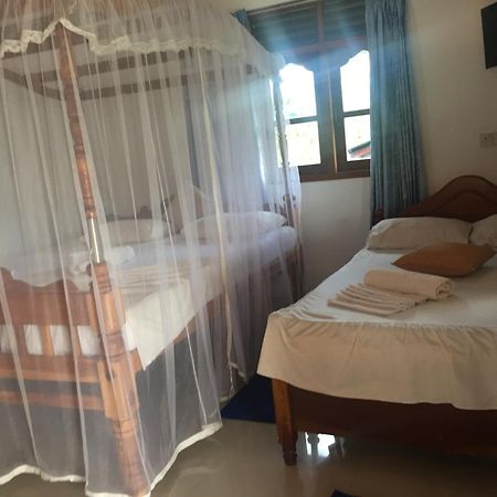Damith Guest House Unawatuna Eksteriør billede