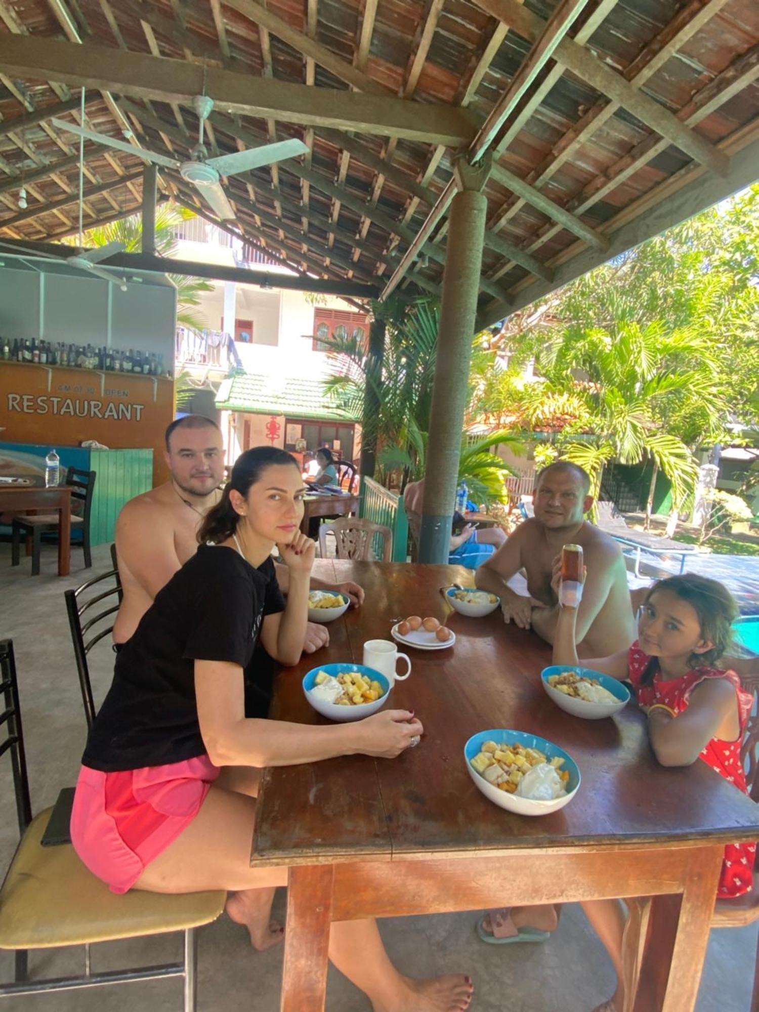 Damith Guest House Unawatuna Eksteriør billede