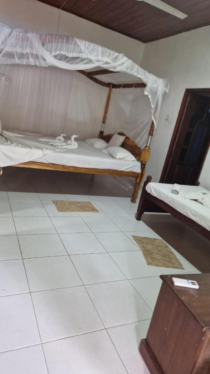Damith Guest House Unawatuna Eksteriør billede