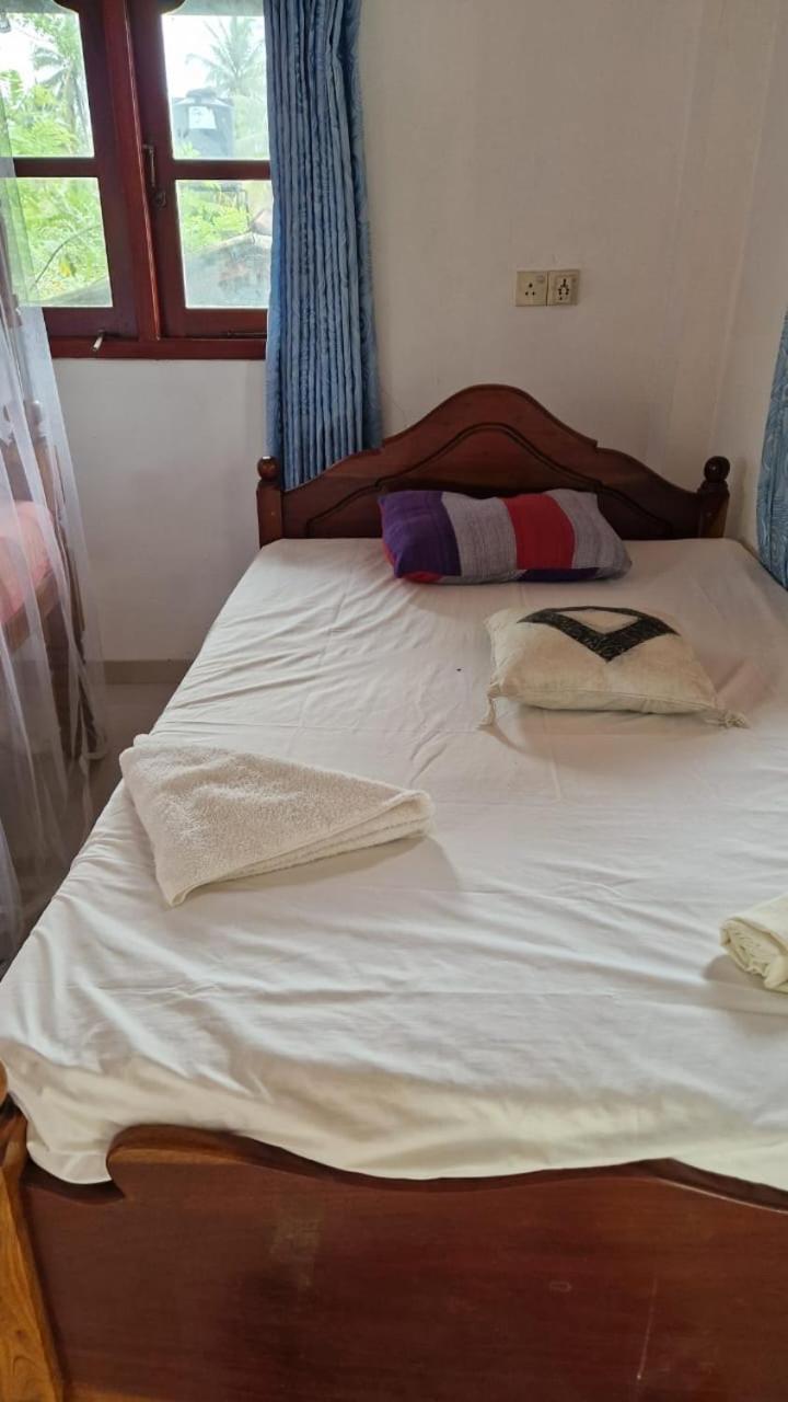 Damith Guest House Unawatuna Eksteriør billede