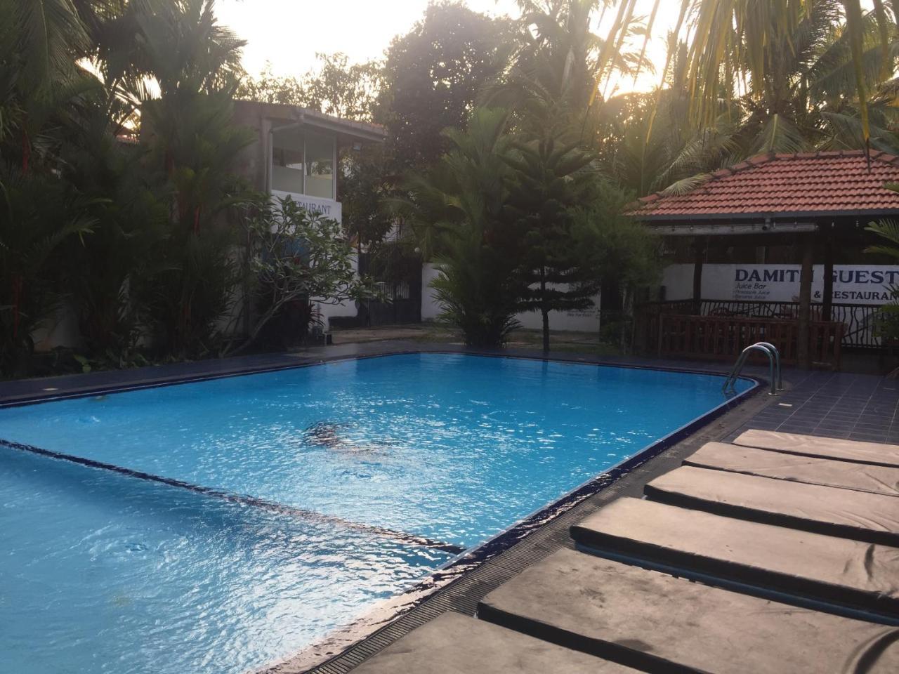 Damith Guest House Unawatuna Eksteriør billede