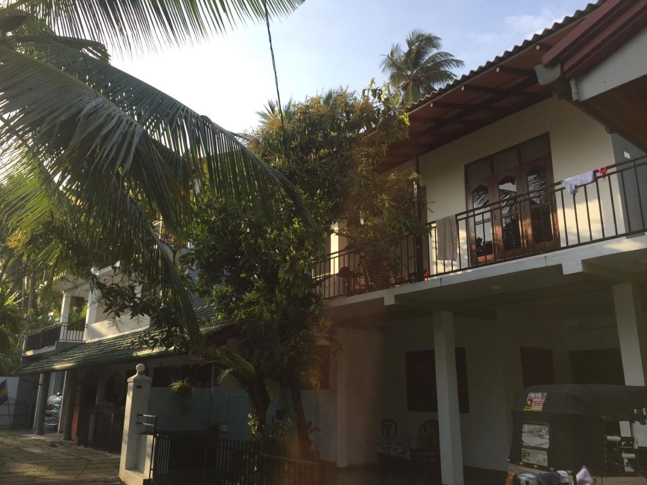 Damith Guest House Unawatuna Eksteriør billede